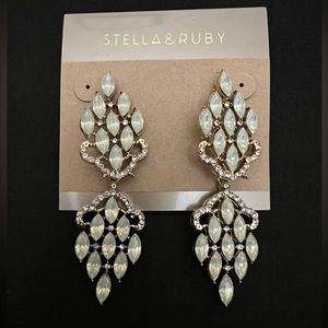💜3/$20 NWT Stella & Ruby Gold-tone Earrings-dangling clear and frosted stones